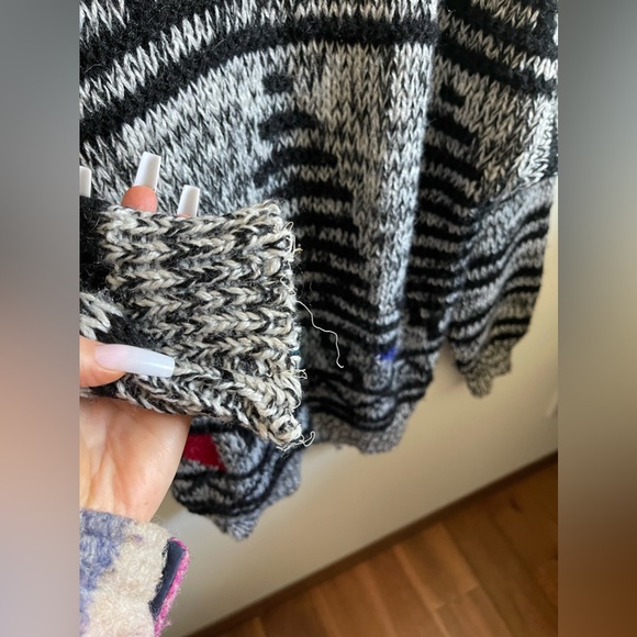 Vintage Handmade Knit Sweater - Picture 5 of 6
